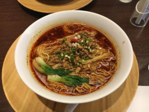 沖縄No.1坦々麺の美味いオシャレな店@那覇市赤嶺