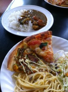 浦添で腹いっぱいピザランチ