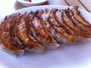 沖縄で大阪餃子