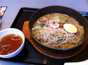 暑い熱いラーメンと冷たいラーメン