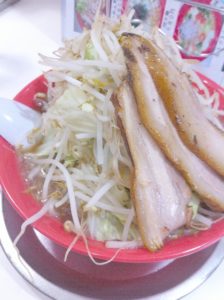 バカ盛り野菜の豪快ラーメン