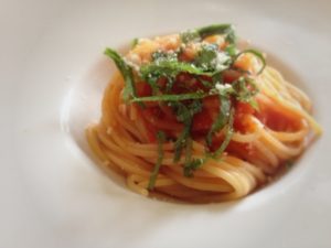 さとうきび畑の中のオシャレビストロ