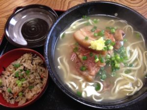 有名グルメブロガーおすすめ沖縄そば