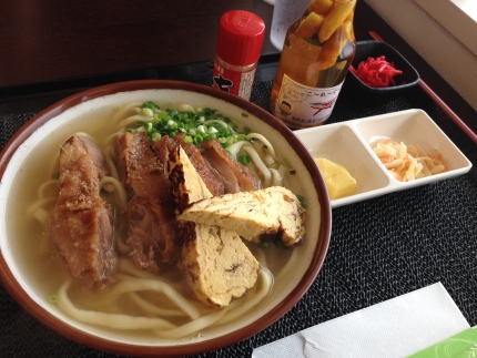 北部食べあるき　羽地鶏の沖縄そば＆親子丼