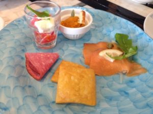 瀬長島人気のロケーションランチ