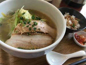 やんばる森奥の鉄道模型カフェ！